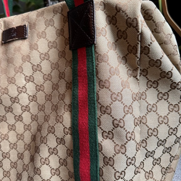 Gucci duffle travel/gym bag *PRICE is FIRM - Picture 3 of 16
